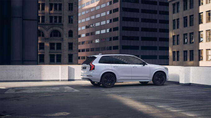 Volvo XC90 2.0 B5P Ultra Pro Black Edition 5dr AWD Geartronic Petrol Estate - Image 6
